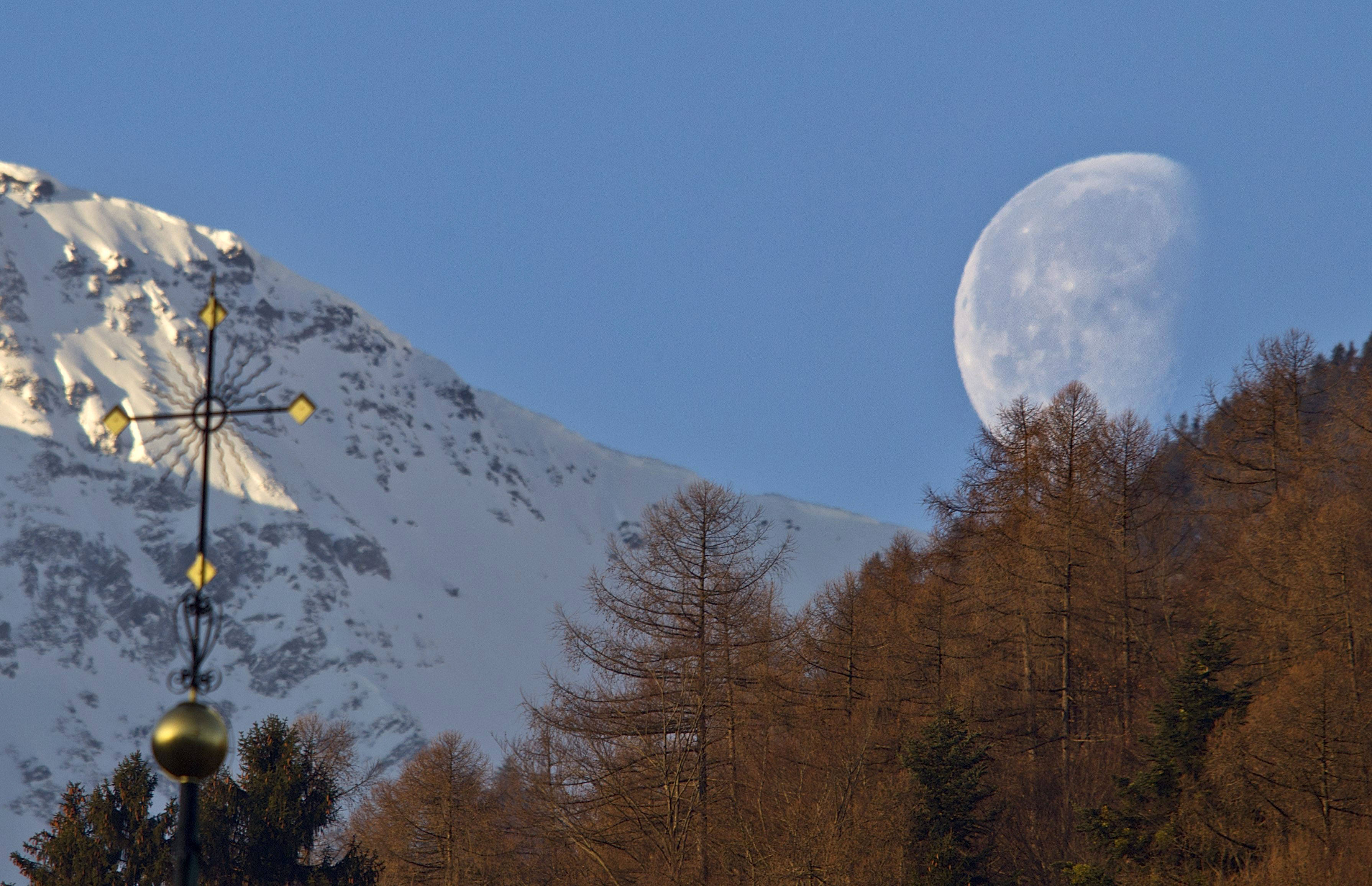 Νέα στοιχεία θέτουν σε αμφισβήτηση την «παραδοσιακή» θεωρία δημιουργίας της Σελήνης